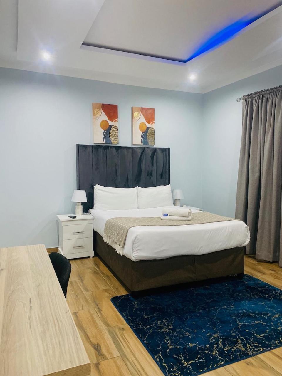 Airport Imperial Guest House 켐턴파크 외부 사진