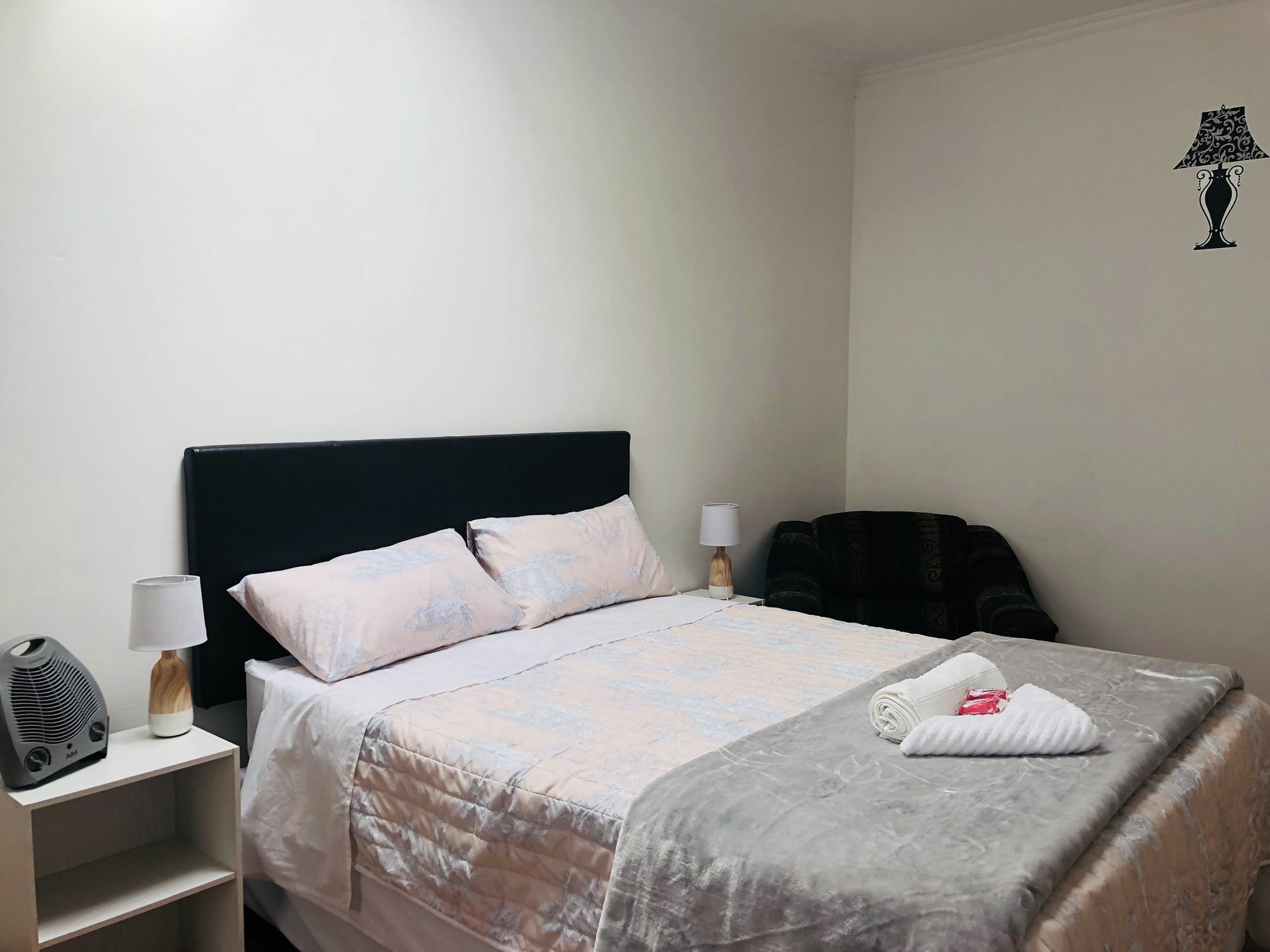 Airport Imperial Guest House 켐턴파크 외부 사진